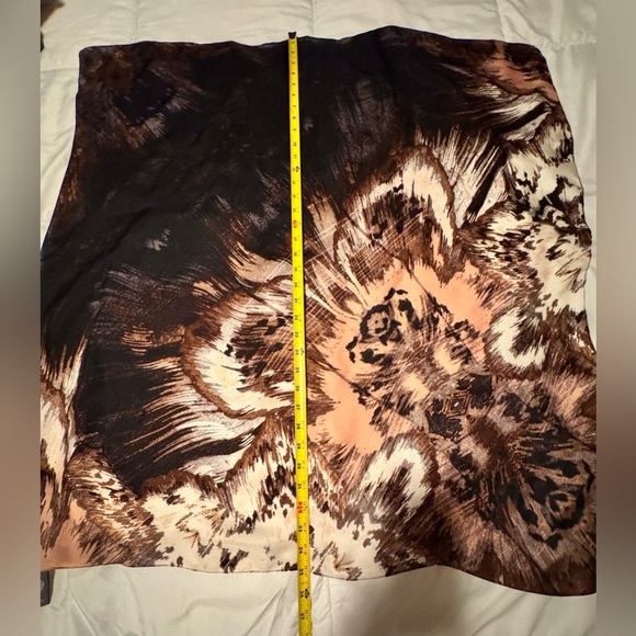 Vince Camuto Artistic Scarf in Black and Tan - Picture 3 of 6